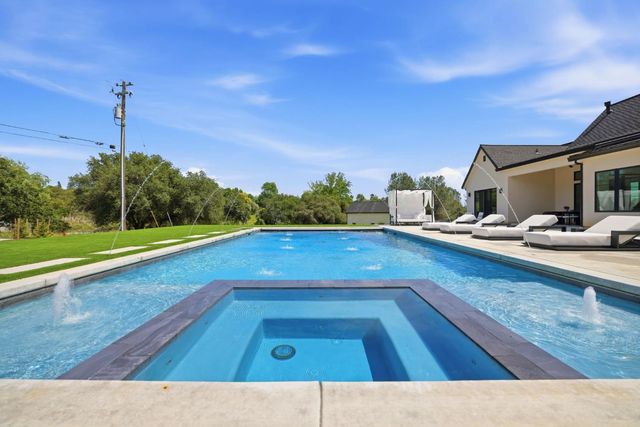 9764 Powerhouse Rd, Newcastle, CA 95658