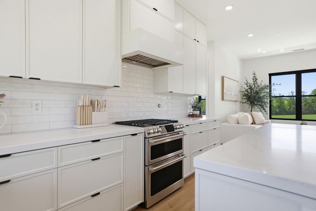 9764 Powerhouse Rd, Newcastle, CA 95658