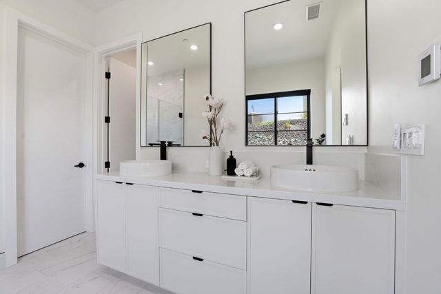 9764 Powerhouse Rd, Newcastle, CA 95658