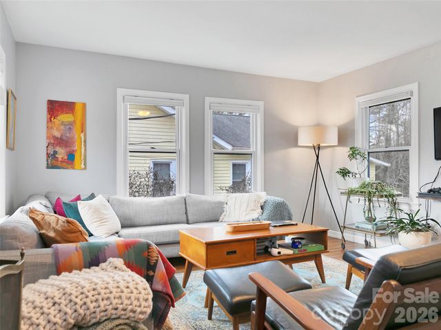 401 Park Avenue, Brevard, NC 28712