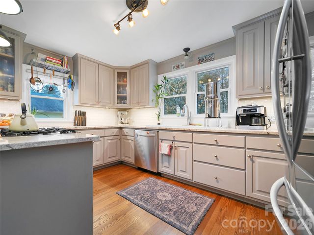 401 Park Avenue, Brevard, NC 28712