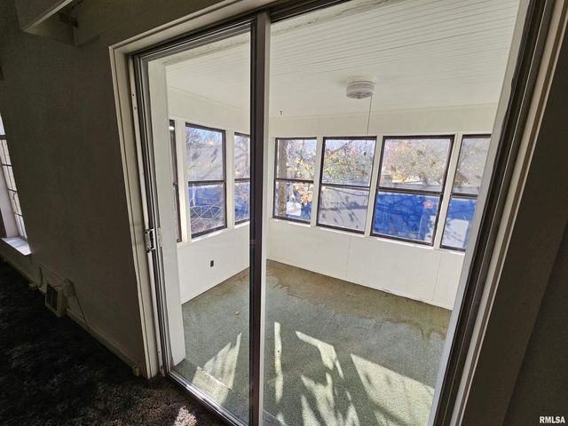 1604 SALEM Road, Mt Vernon, IL 62864