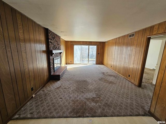 1604 SALEM Road, Mt Vernon, IL 62864