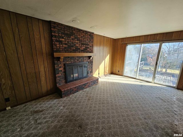 1604 SALEM Road, Mt Vernon, IL 62864