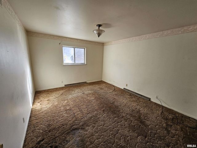 1604 SALEM Road, Mt Vernon, IL 62864