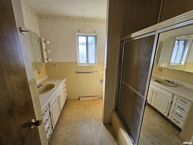 1604 SALEM Road, Mt Vernon, IL 62864