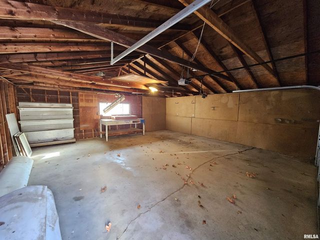 1604 SALEM Road, Mt Vernon, IL 62864