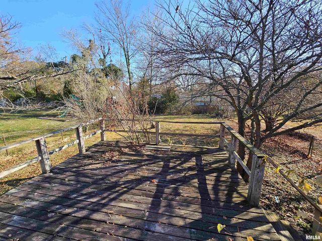 1604 SALEM Road, Mt Vernon, IL 62864