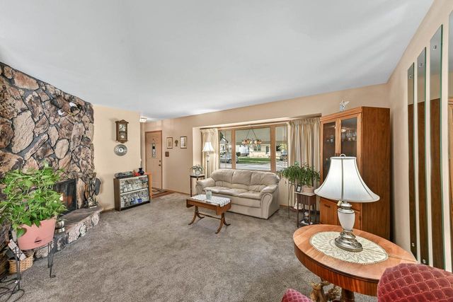 2450 S 95th STREET, West Allis, WI 53227