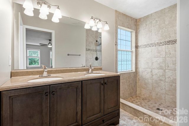 16 Trappers Run Drive, Asheville, NC 28805
