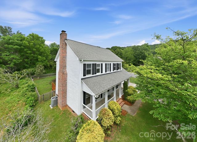 16 Trappers Run Drive, Asheville, NC 28805