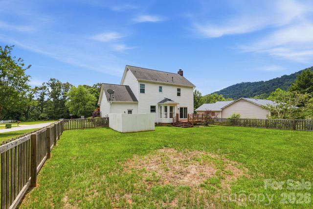 16 Trappers Run Drive, Asheville, NC 28805