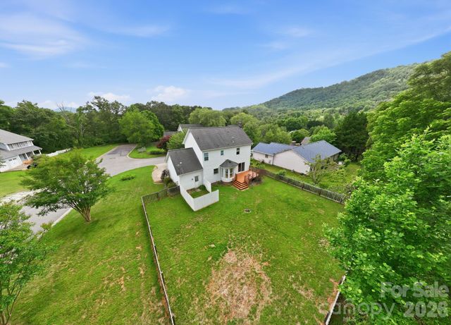 16 Trappers Run Drive, Asheville, NC 28805