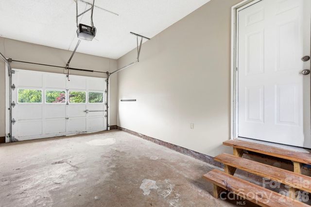 16 Trappers Run Drive, Asheville, NC 28805