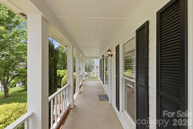 16 Trappers Run Drive, Asheville, NC 28805