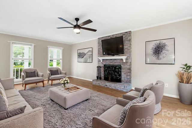 16 Trappers Run Drive, Asheville, NC 28805