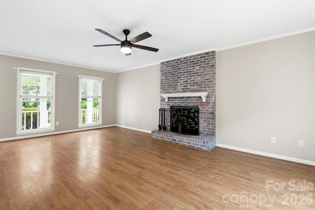 16 Trappers Run Drive, Asheville, NC 28805
