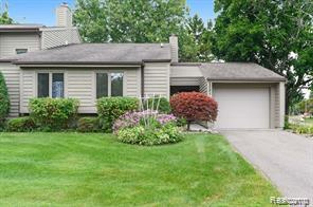 2521 White Oak Place, Flint, MI 48532