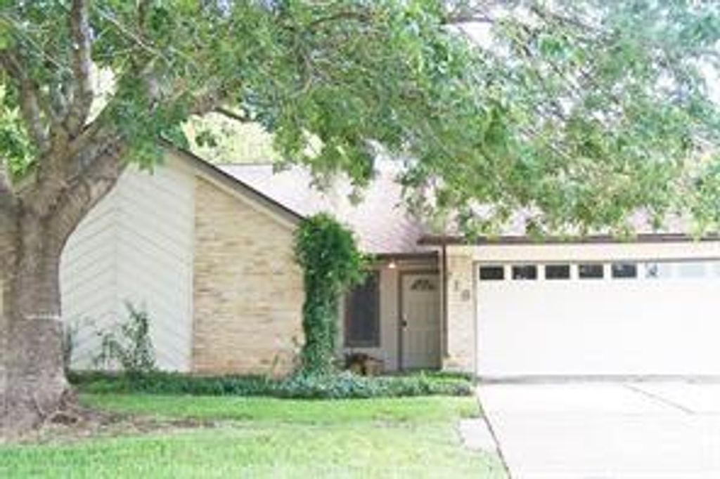 718 Land Grant Drive, Richmond, TX 77406