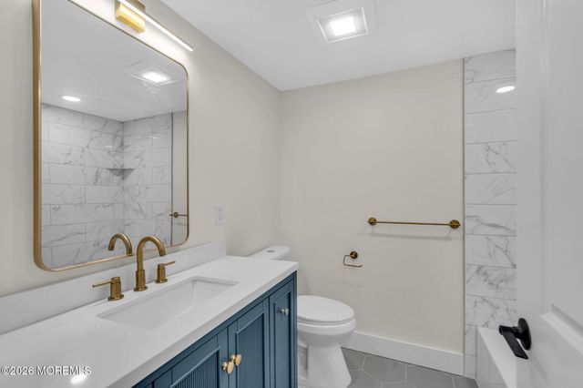 16 Larboard Street, Beachwood, NJ 08722