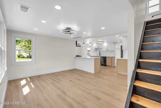 16 Larboard Street, Beachwood, NJ 08722
