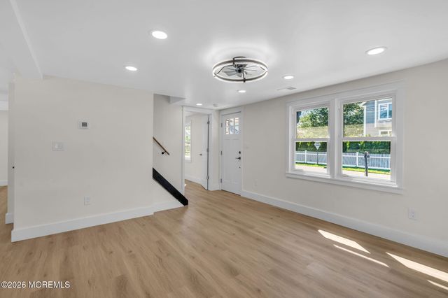 16 Larboard Street, Beachwood, NJ 08722