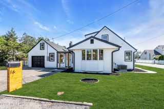 16 Larboard Street, Beachwood, NJ 08722