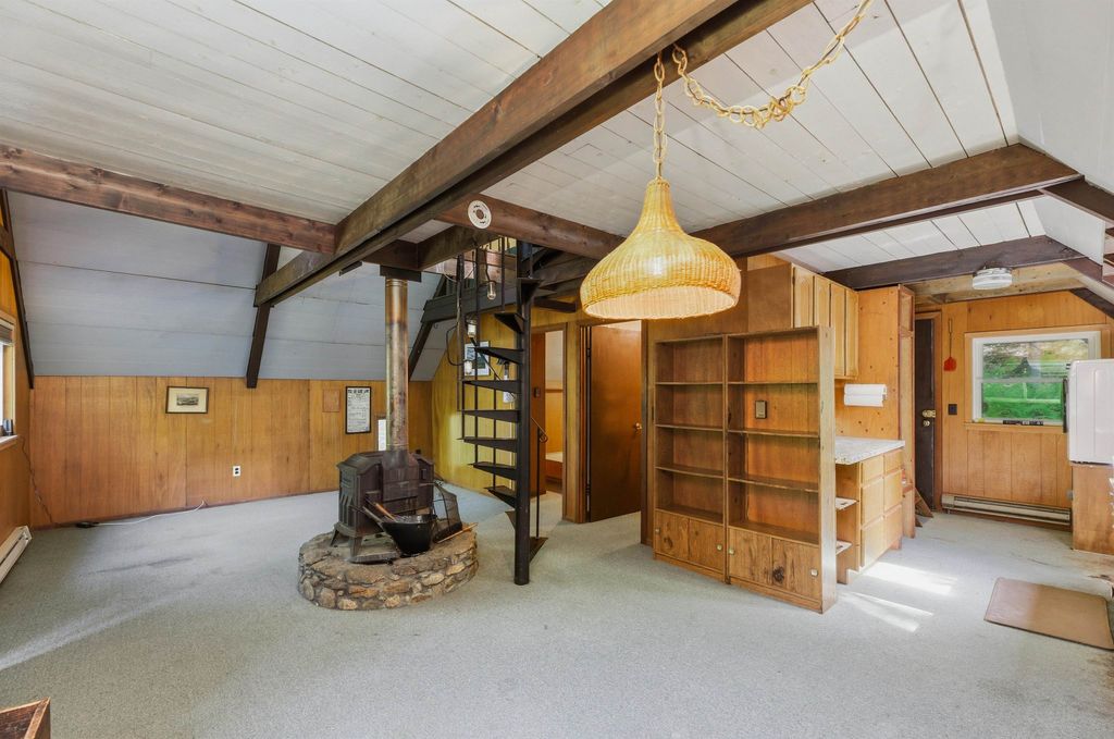 Image 13 of property listing at 158 Temple Road, Sharon, NH 03458