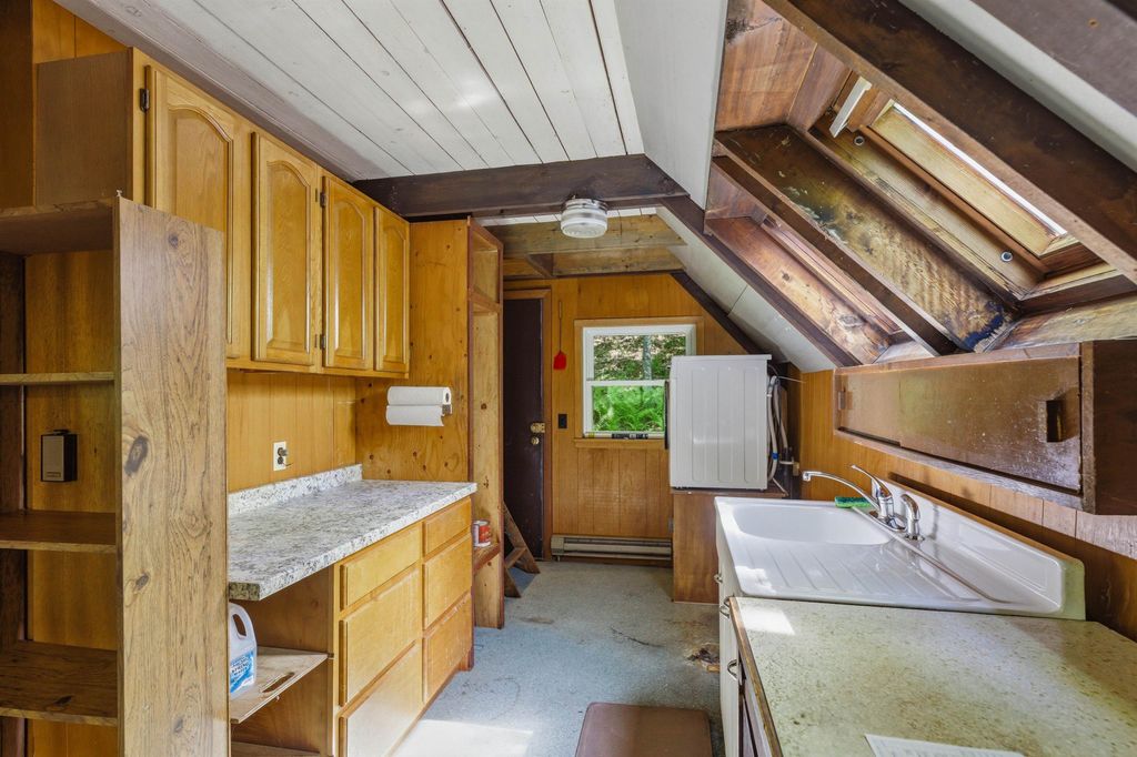 Image 14 of property listing at 158 Temple Road, Sharon, NH 03458