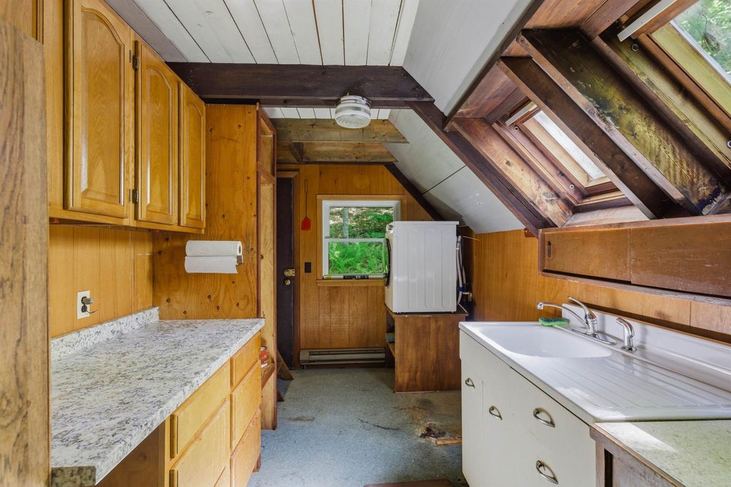 Image 15 of property listing at 158 Temple Road, Sharon, NH 03458