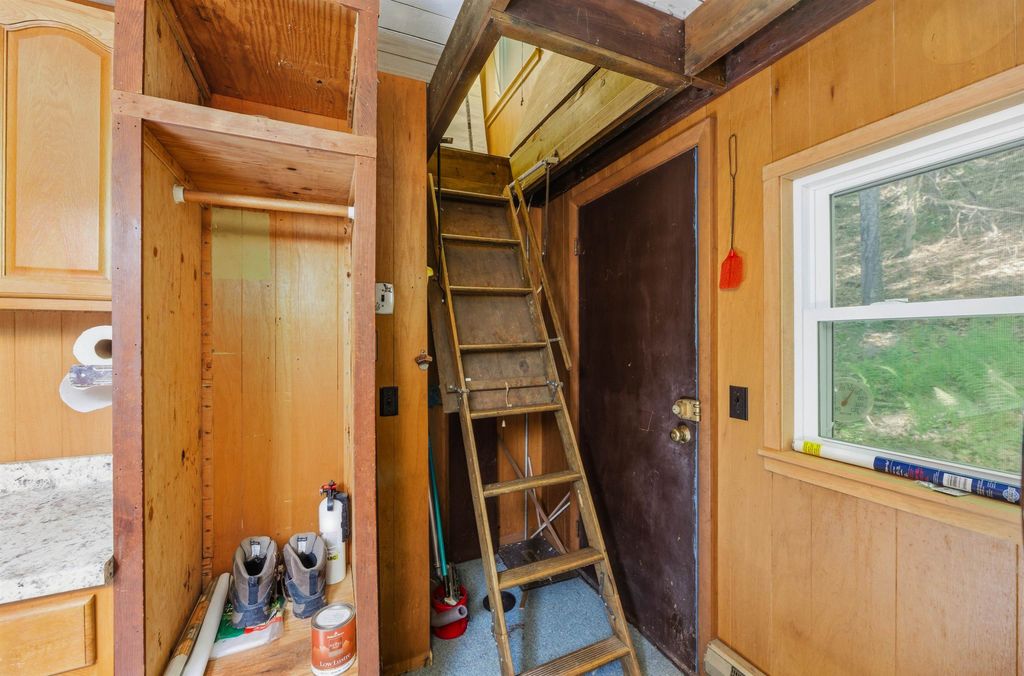Image 17 of property listing at 158 Temple Road, Sharon, NH 03458