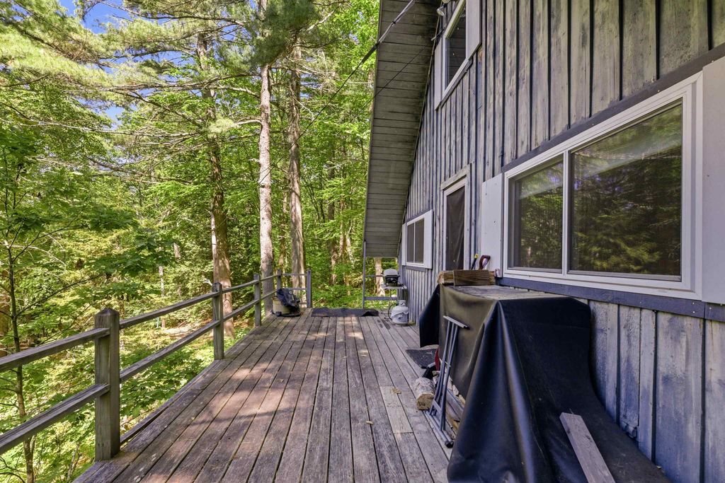 Image 3 of property listing at 158 Temple Road, Sharon, NH 03458