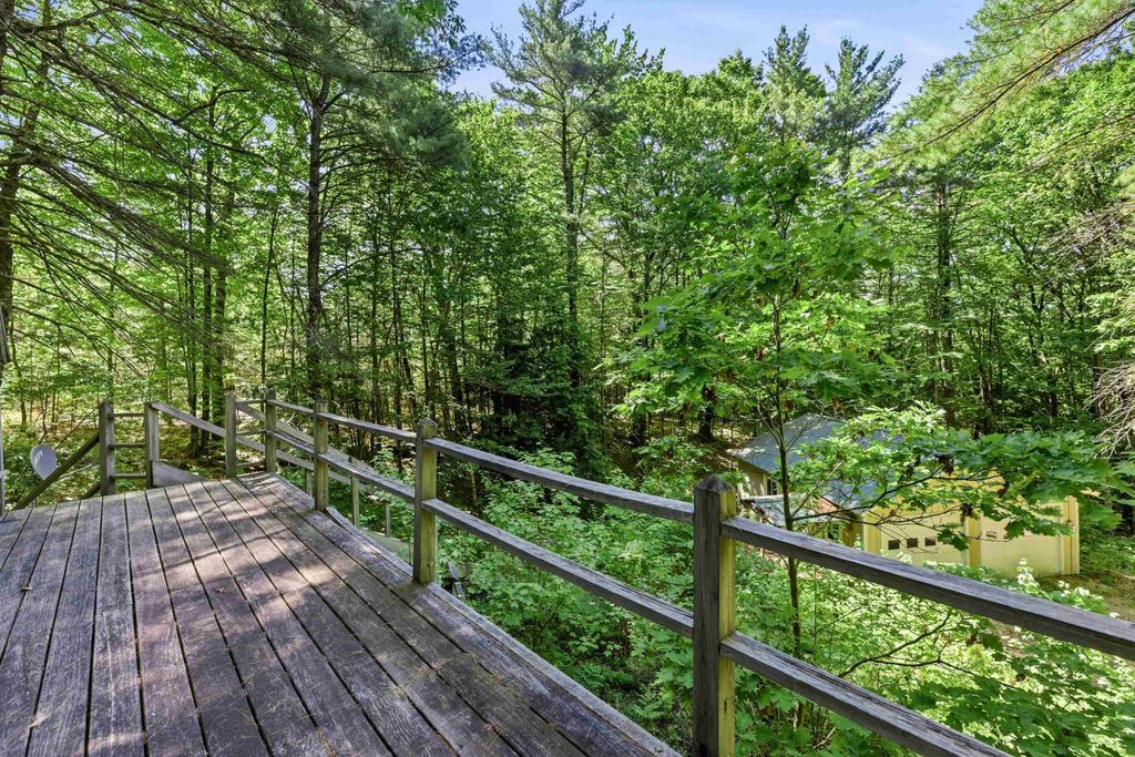 Image 4 of property listing at 158 Temple Road, Sharon, NH 03458