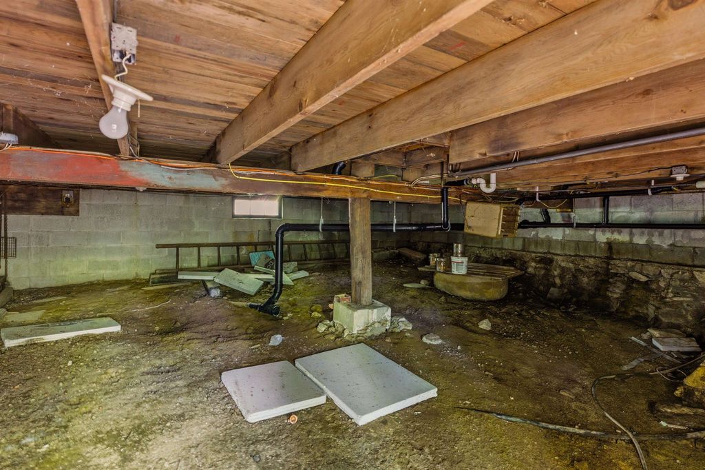 Image 33 of property listing at 158 Temple Road, Sharon, NH 03458