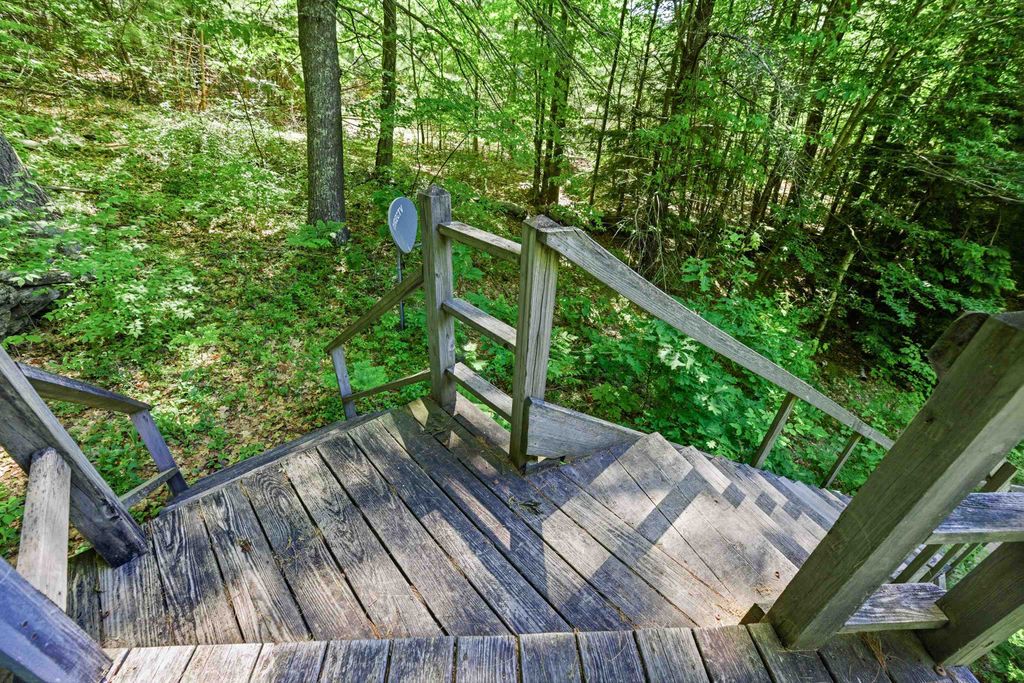 Image 6 of property listing at 158 Temple Road, Sharon, NH 03458