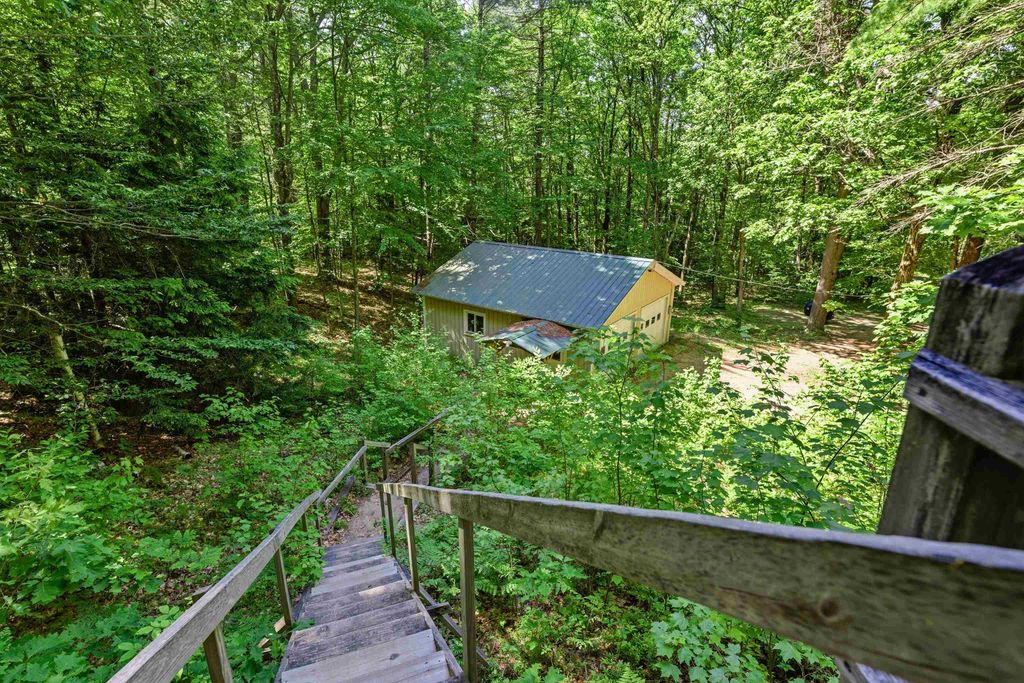 Image 8 of property listing at 158 Temple Road, Sharon, NH 03458