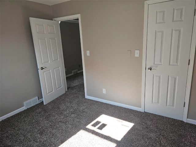 109 E Willman, Hiawatha, IA 52233