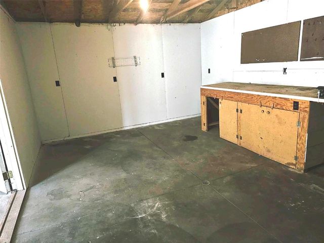 109 E Willman, Hiawatha, IA 52233