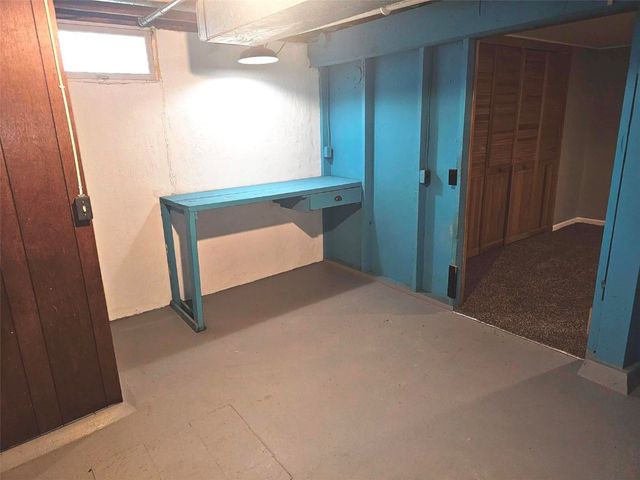 109 E Willman, Hiawatha, IA 52233