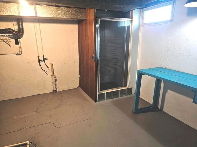 109 E Willman, Hiawatha, IA 52233