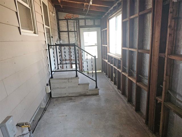 109 E Willman, Hiawatha, IA 52233