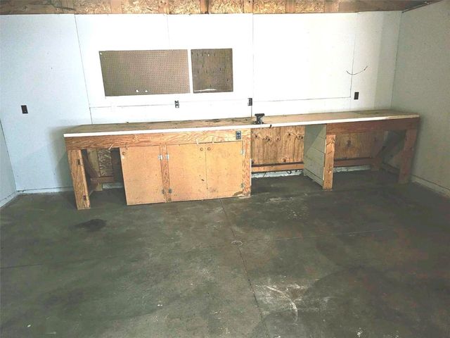 109 E Willman, Hiawatha, IA 52233