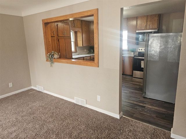 109 E Willman, Hiawatha, IA 52233