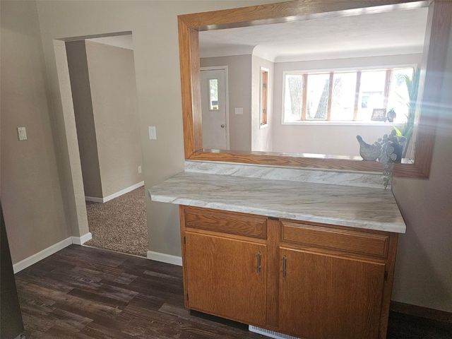 109 E Willman, Hiawatha, IA 52233