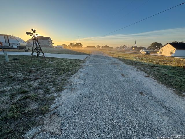 410 Shady, La Vernia, TX 78121