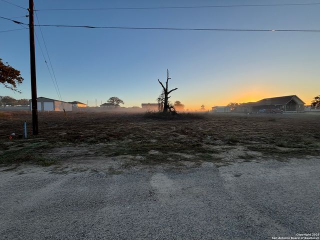 410 Shady, La Vernia, TX 78121