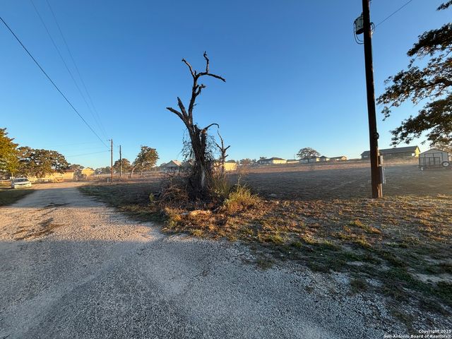 410 Shady, La Vernia, TX 78121