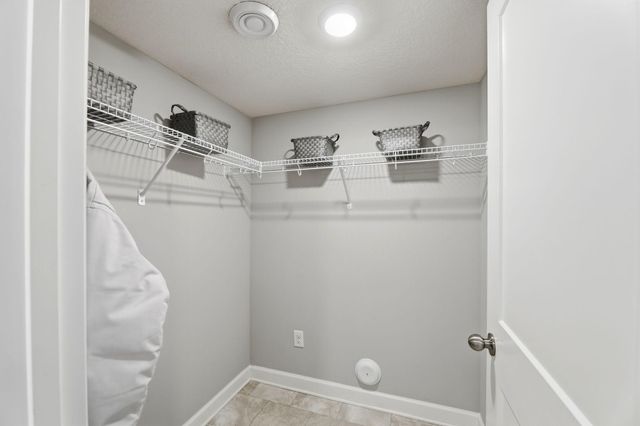 7077 Rice Creek Place NE, Fridley, MN 55432