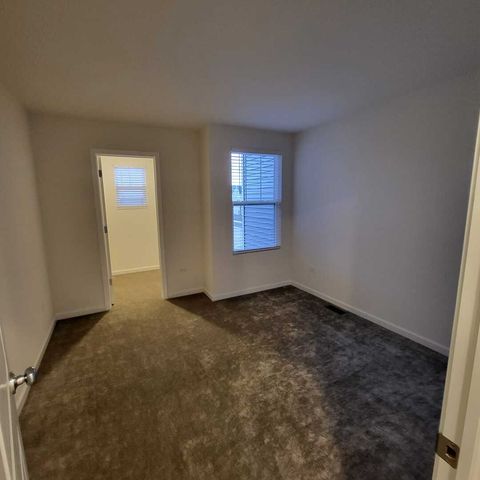 2227 Horseshoe Circle 2227, Naperville, IL 60564