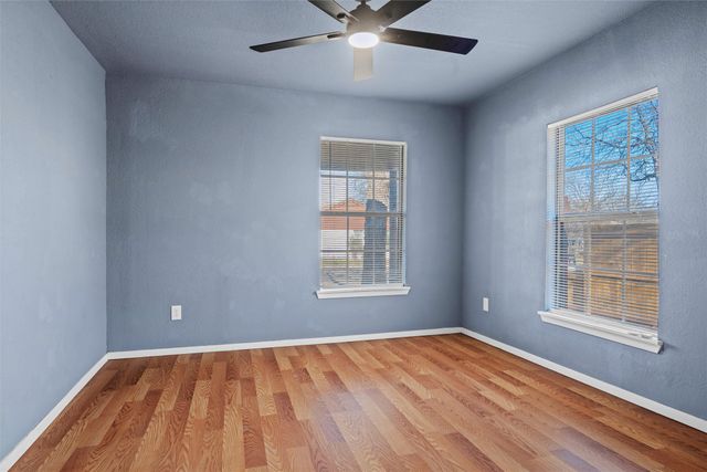 2522 W Clarendon Drive, Dallas, TX 75211